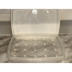 Rubbermaid Egg Keeper Storage Holds 20 Jumbo Eggs 8.5 x 12.8" USA
